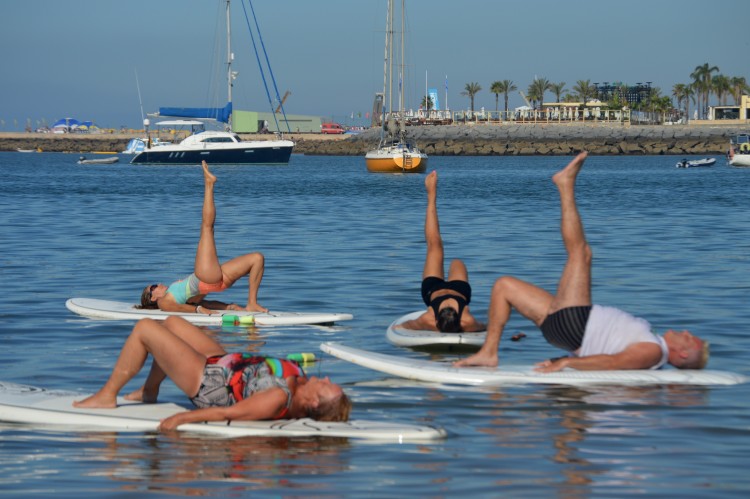 Paddle-Yoga é para todas as idades e géneros (®PauloMarcelino)
