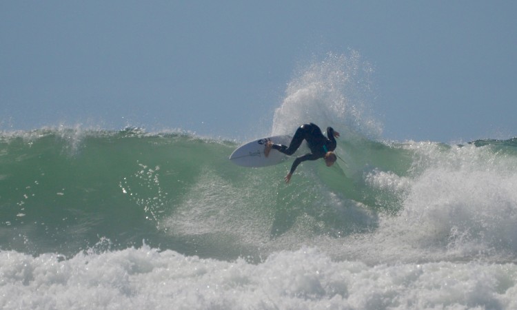 Goffie footer Marlon Lipke enjoying a big day at Amado Beach, in the Algarve, last summer (®PauloMarcelino)