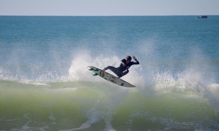 Frederico 'Martim' Magalhães in action, free surfing at Rocha Beach, in the Algarve, last December (®PauloMarcelino)