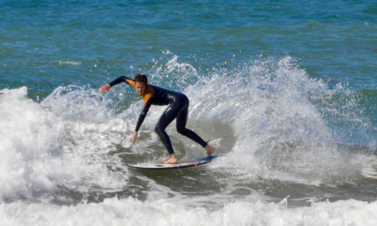 Surfista algarvio mudou-se há 4 anos para Lisboa e treina-se com a Academia Profissional de Surf (®PauloMarcelino)