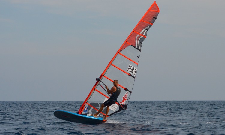 Miguel Martinho finished all races alone, away from the rest of the fleet (®PauloMarcelino)