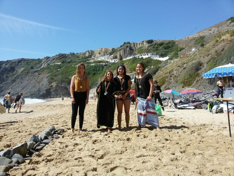 A mais pequena Constância Simões venceu o Open Feminino. Dias de glória para a jovem surfista de Portimão (®CristinaRocha)