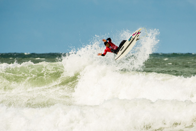 Pedro Henrique, do Algarve Surf Clube, já está na Ronda 3 (®PedroMestre/ANS)